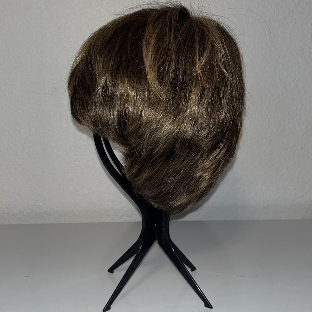 Wig - Picture 4 of 5